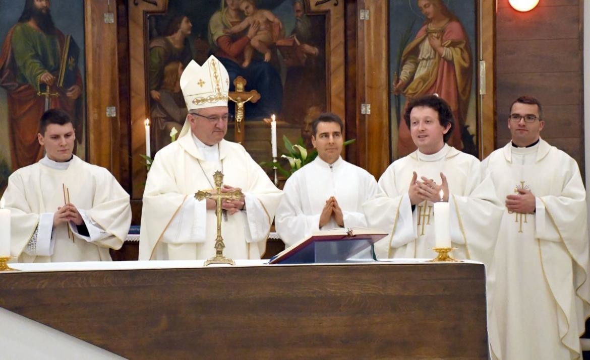 Püspöki áldás a kápolnára