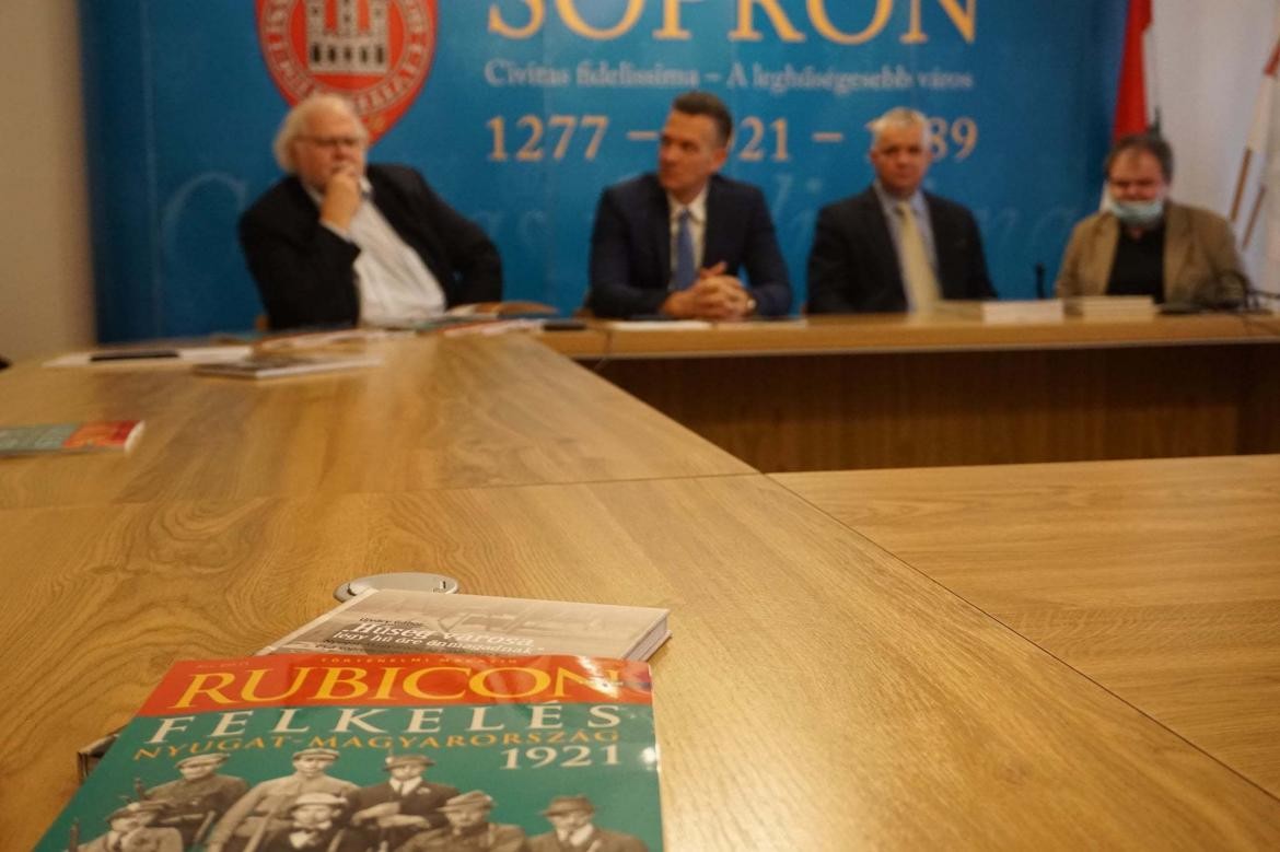 A Rubicon a soproni népszavazás előtt tiszteleg