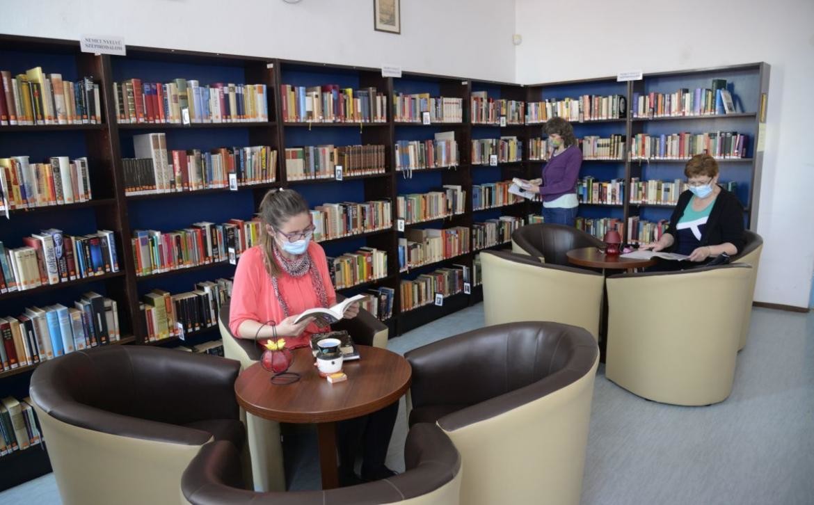 Könyvtár újra olvasókkal