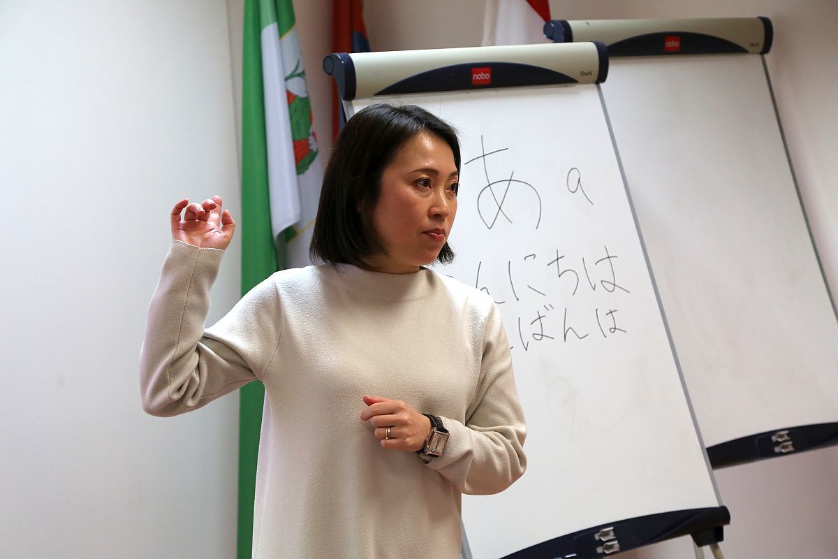 Hori Yukari japán nyelvet oktató tanárnő